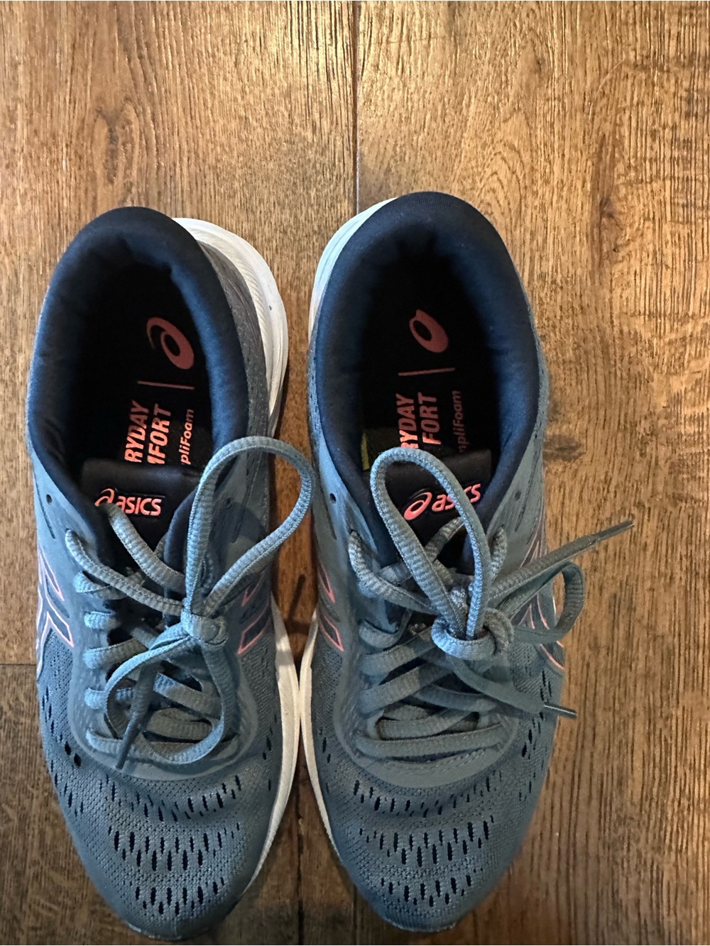 ASICS - Picture 2 of 14